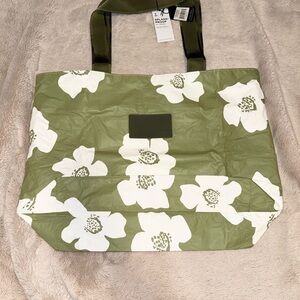 Aloha Collection Pua Day Tripper